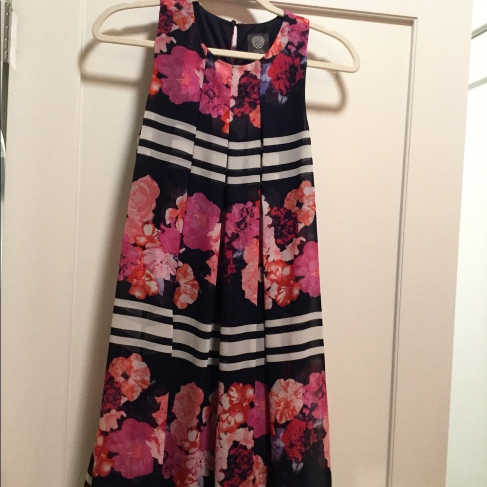 Dresses - Picture 3 of 8